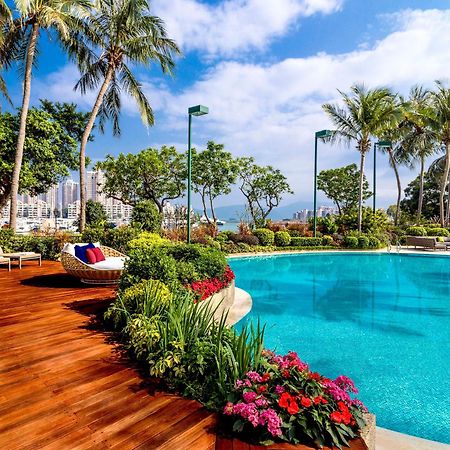 Hong Kong Gold Coast Hotel Dış mekan fotoğraf The pool at the Westin