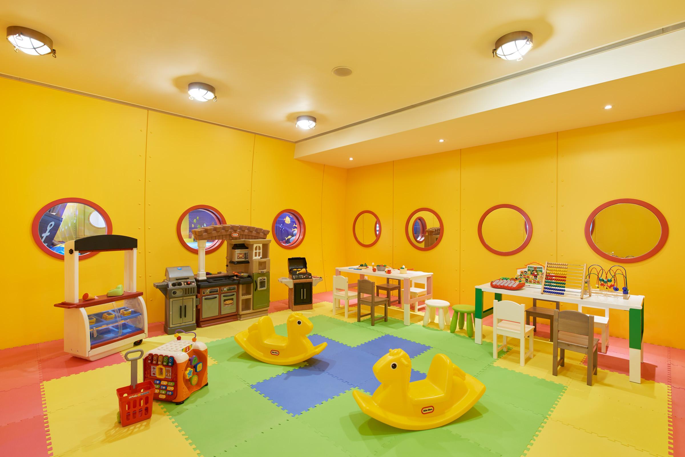 Hong Kong Gold Coast Hotel Dış mekan fotoğraf The Children's Club at the Conrad Maldives