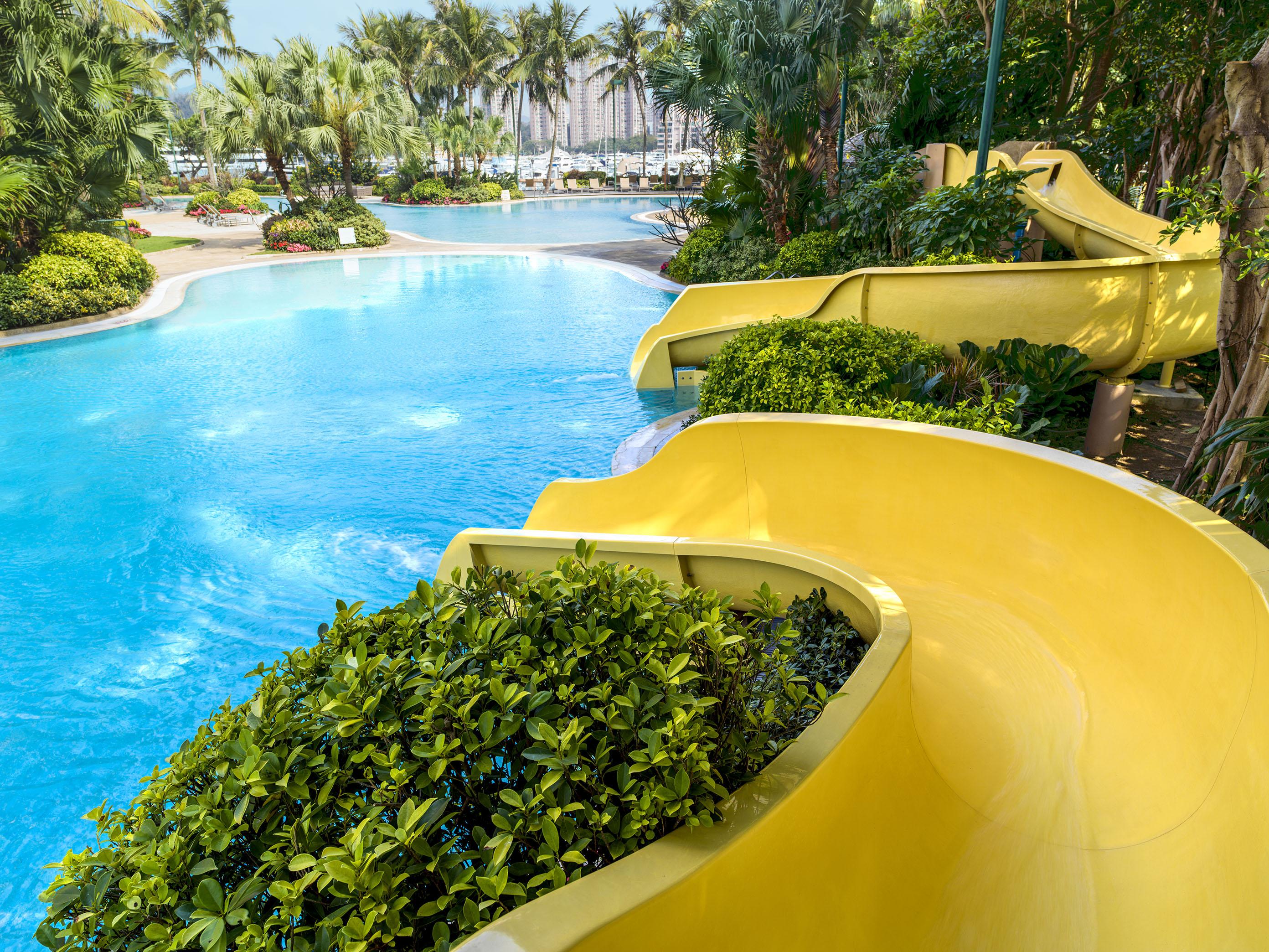Hong Kong Gold Coast Hotel Dış mekan fotoğraf Water slide