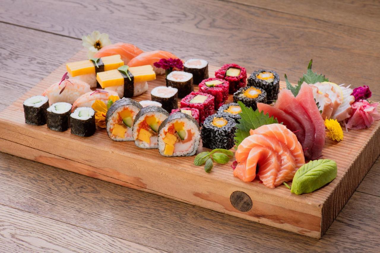 Hong Kong Gold Coast Hotel Dış mekan fotoğraf Sushi